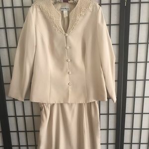Karen Miller 80s PearlSkirt and Blazer Set Size 18